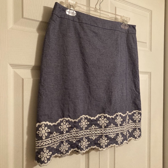 Talbots Blue Chambray Skirt with Lace Pattern - Picture 2 of 5